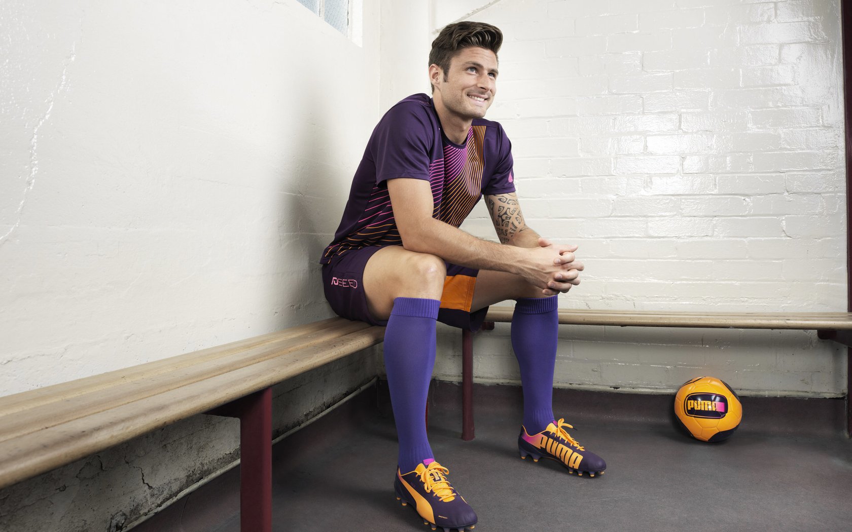 湖人中锋荣膺最佳防守球员 引发球迷热议，湖人中锋人选